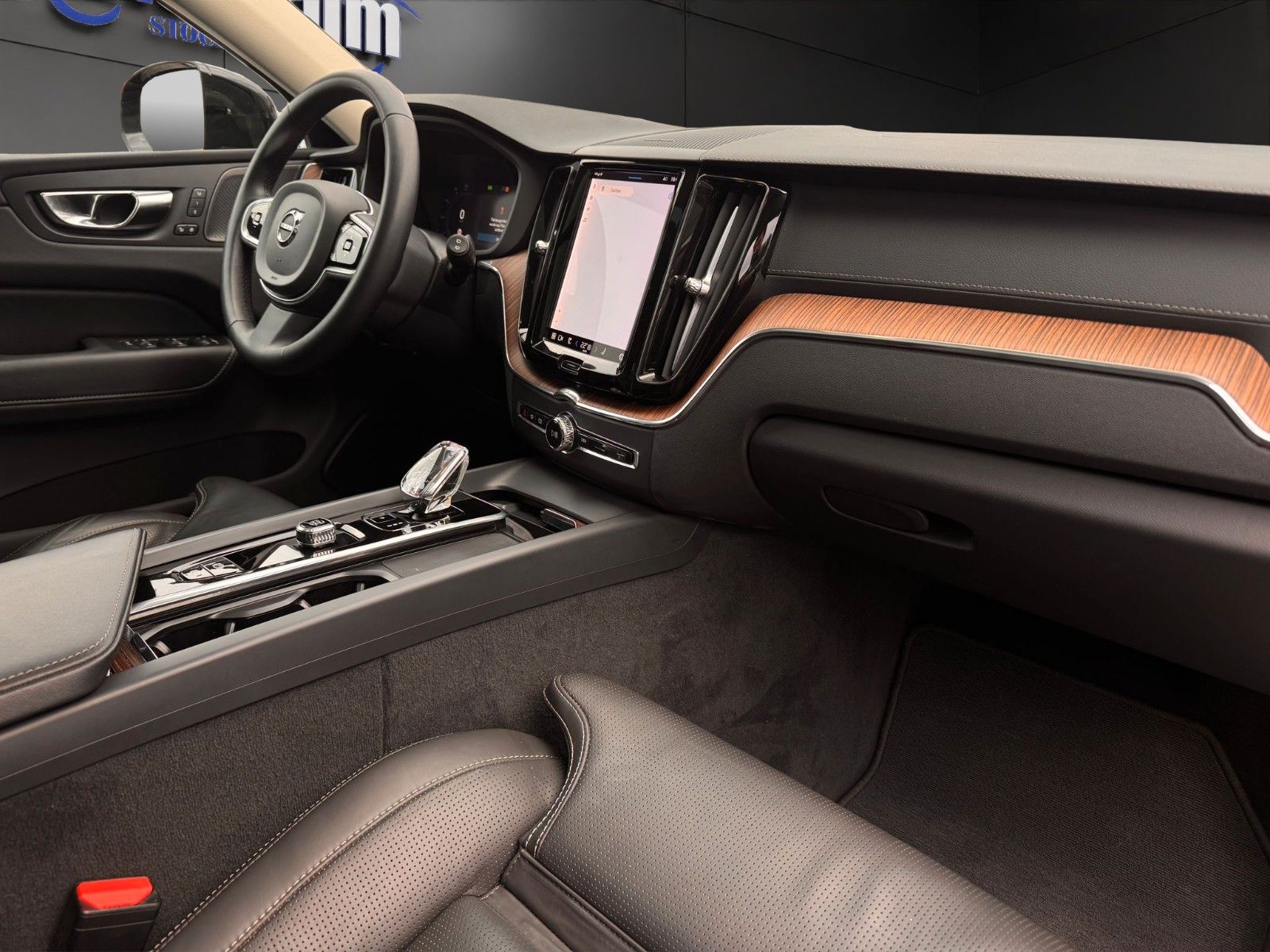 Volvo XC60 Ultimate Dark AWD AHK°PANO°HUD°360°STANDHZG