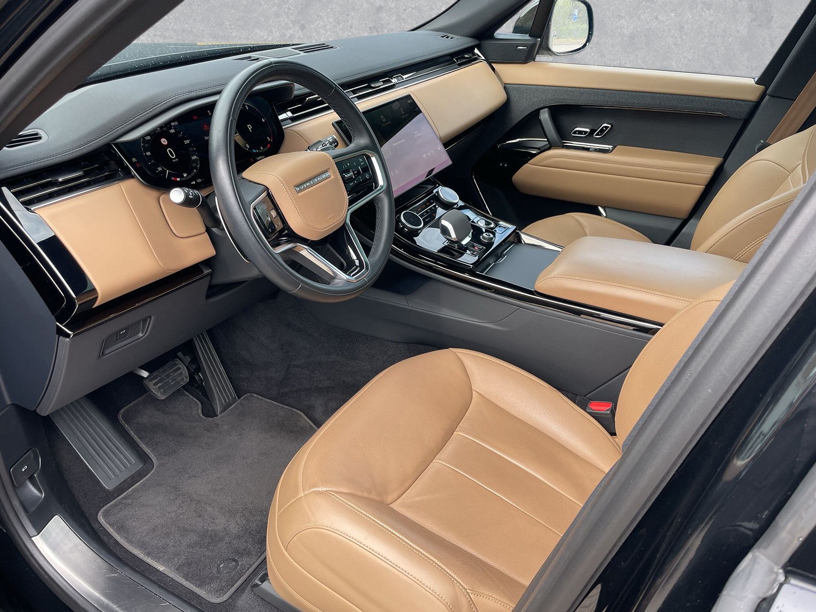 Range Rover Sport D250 SE - Samsaru's Car Outlet
