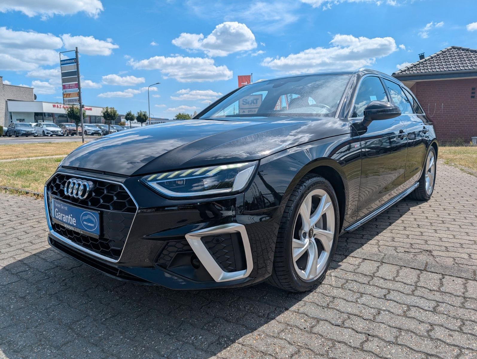 Audi A4 Avant 40 TFSI S line - Samsaru's Car Outlet