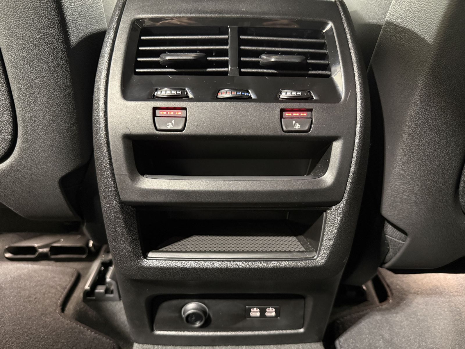 BMW X5 M60i xDrive Standhzg AHK ACC 360° HUD HK Pano