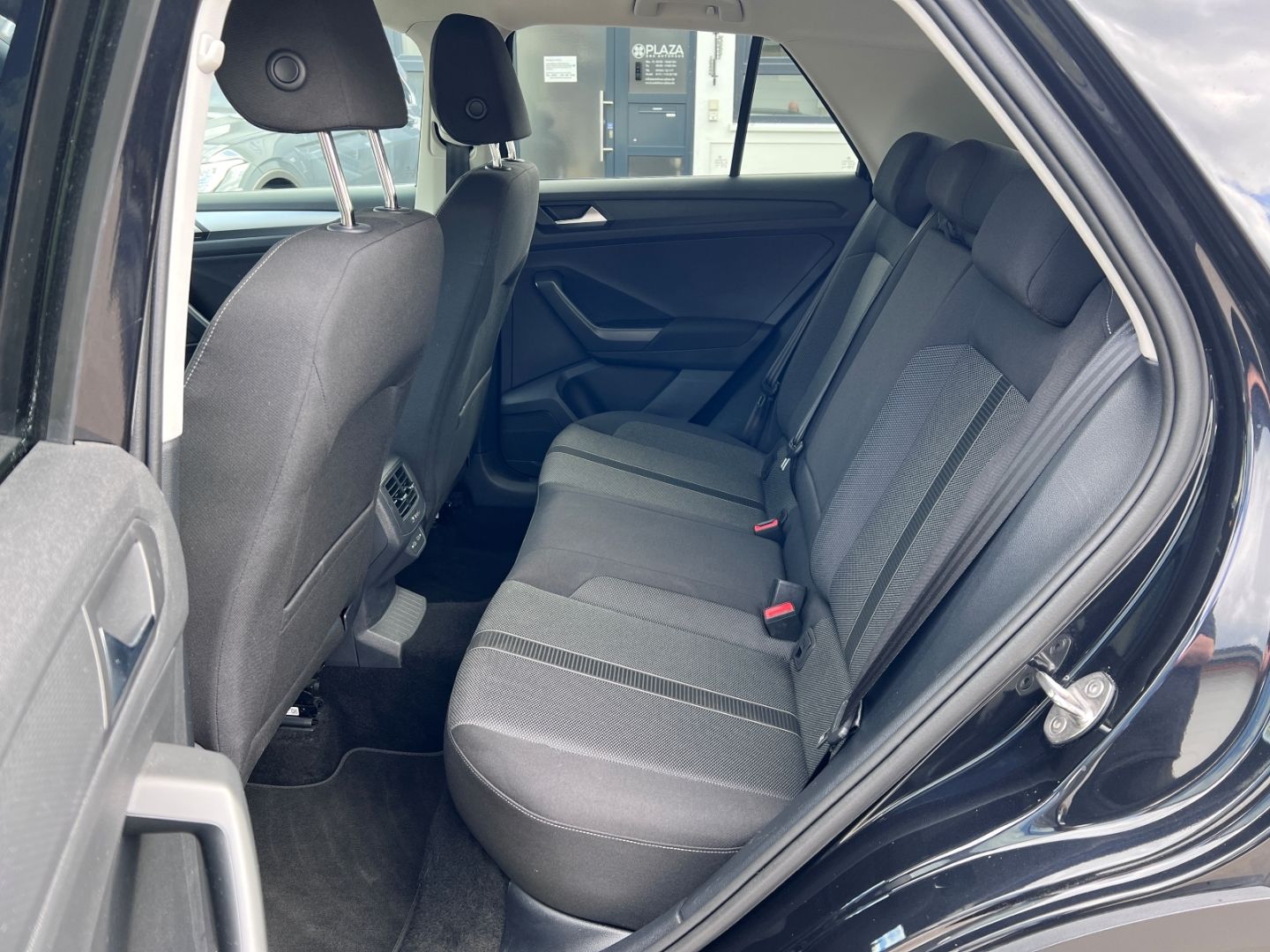 Volkswagen T-Roc 1.0TSI Life - Samsaru's Car Outlet