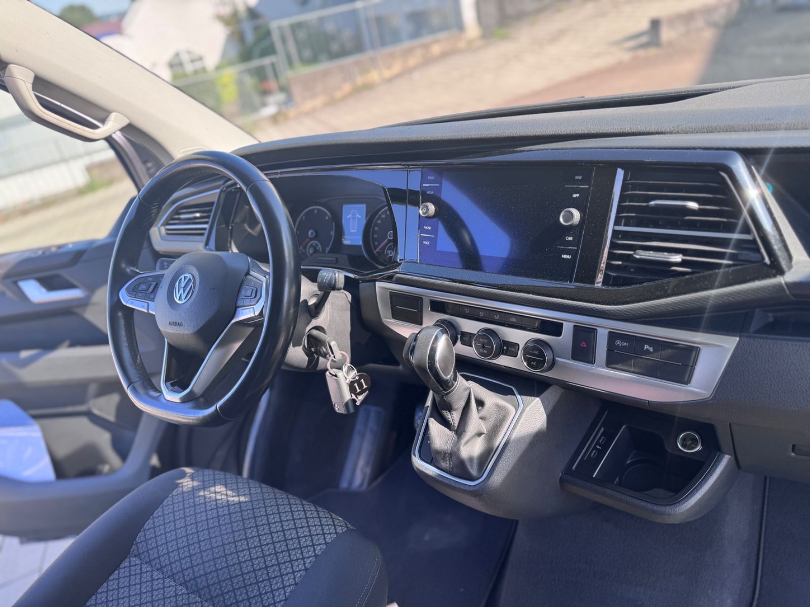 Volkswagen T6 Multivan DSG - Samsaru's Car Outlet