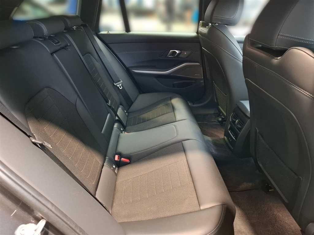 BMW 330e Touring Advantage Steptronic - Samsaru's Car Outlet