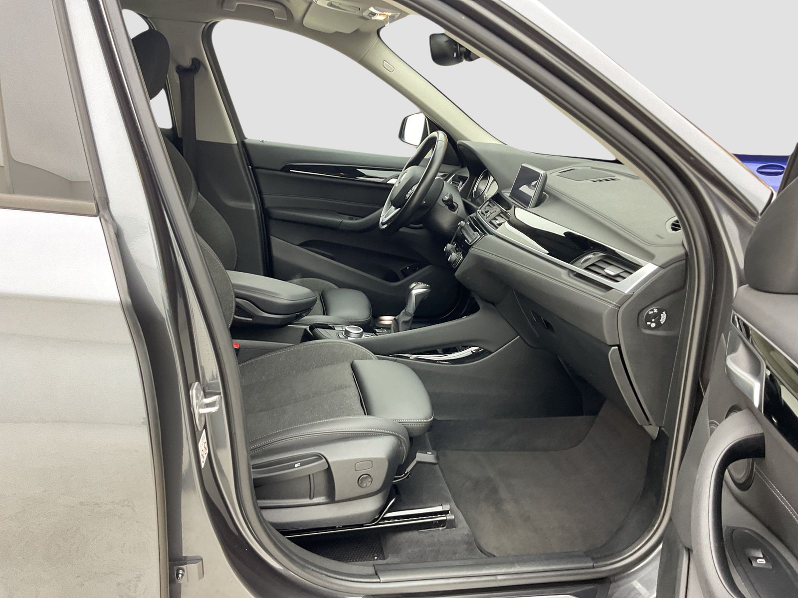 BMW X1 xDrive25e Sport Line - Samsaru's Car Outlet
