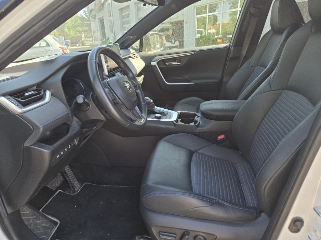 Toyota RAV 4 2.5 4x4 Hybrid Style - Samsaru's Car Outlet