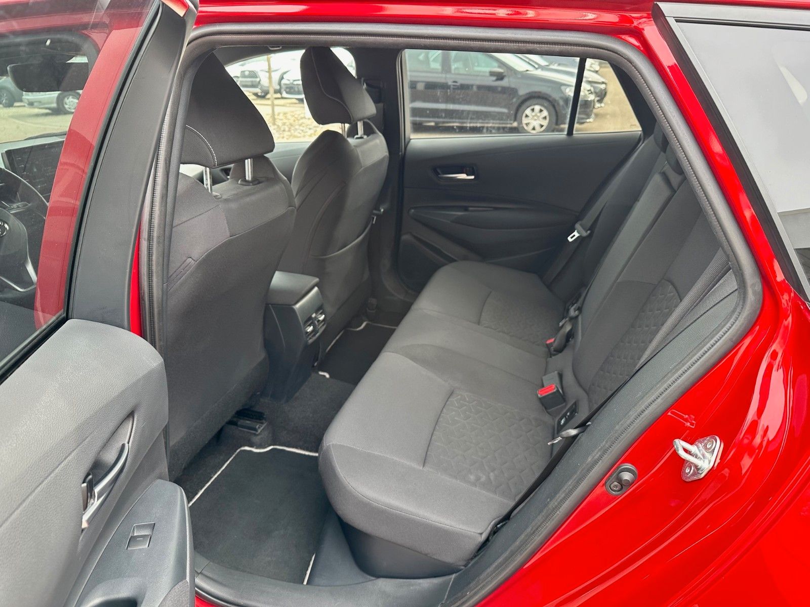 Toyota Corolla Touring Sp. Team D 2.0l Hybrid - Samsaru's Car Outlet