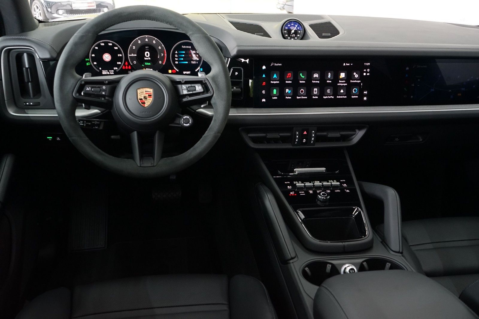 Porsche Cayenne E-Hybrid/PANO/P-Display/HUD/AHK/18W/ACC