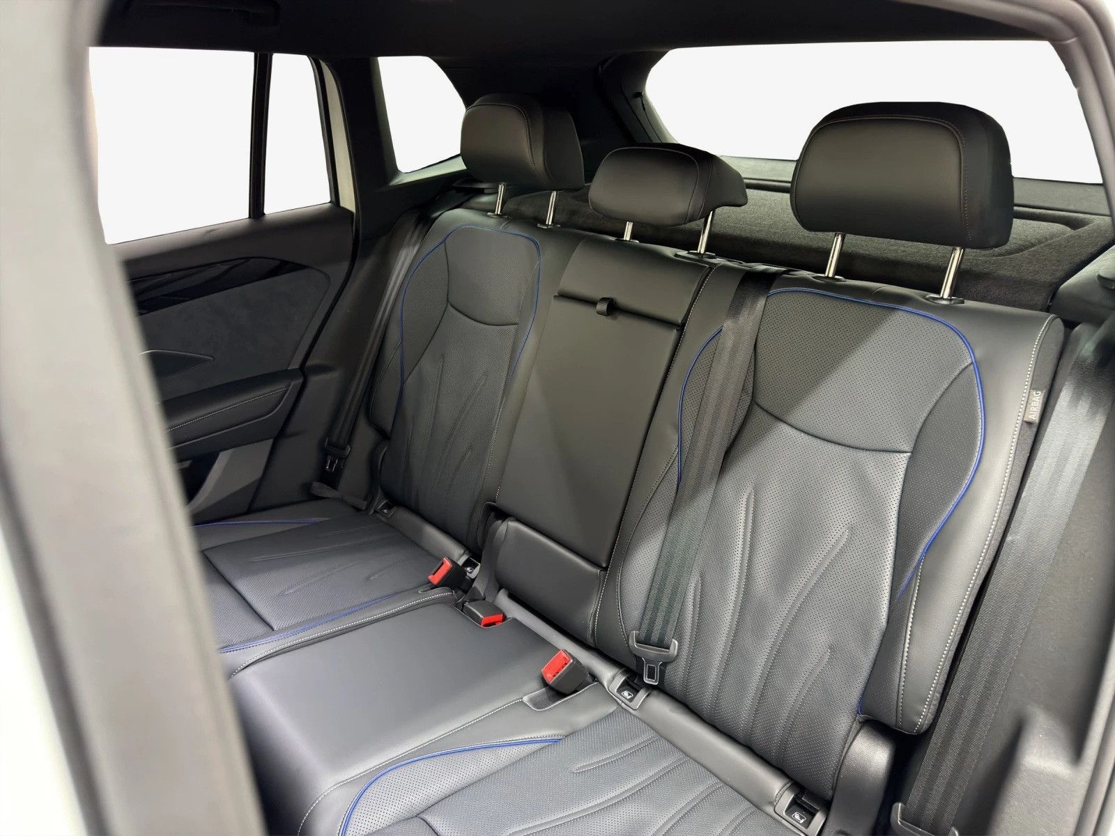 Volkswagen Tiguan TDI R-Line AHK 20Z Area Black Leder Pano