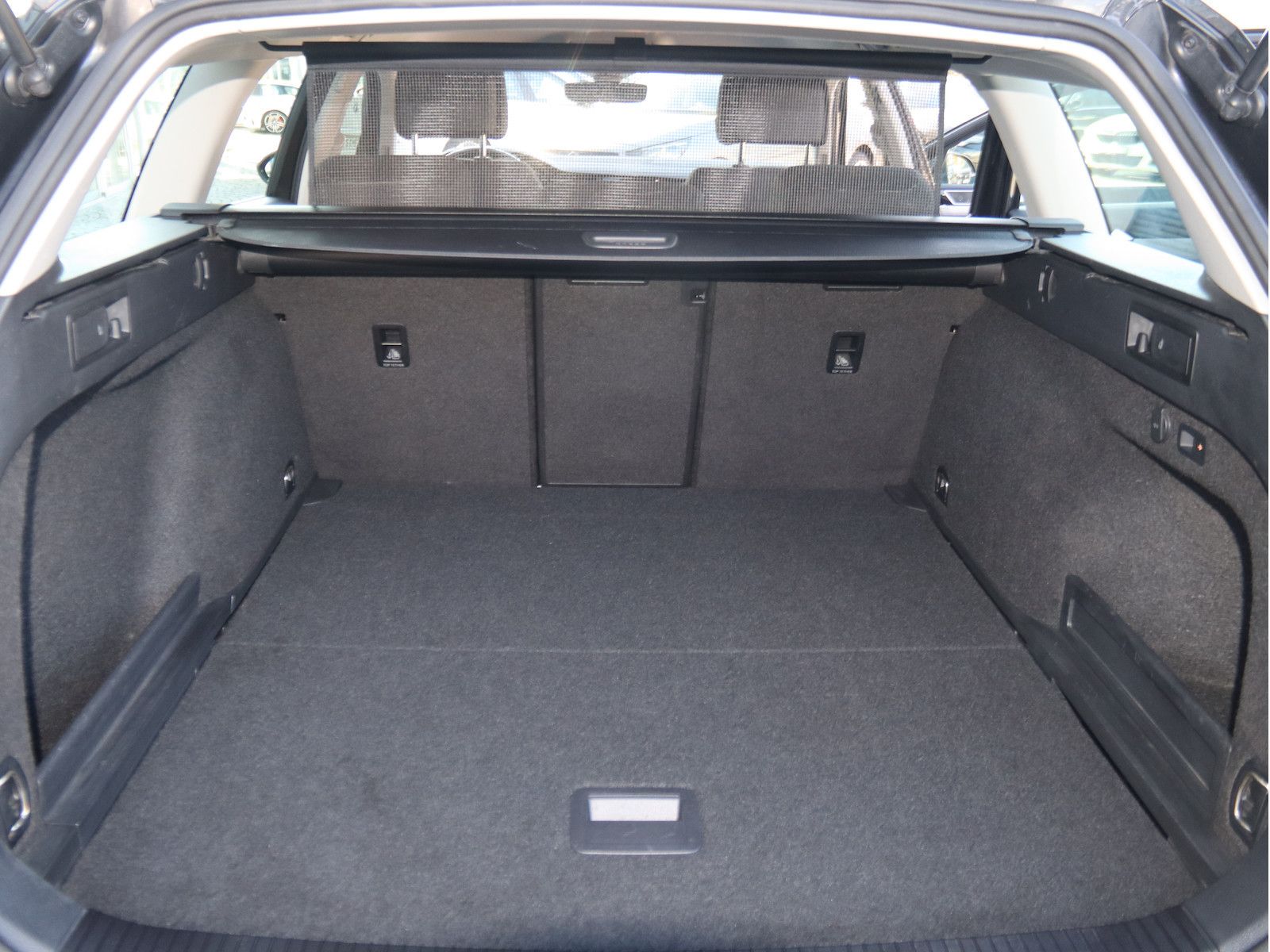 Volkswagen Passat 2.0TDI BUSINESS - Samsaru's Car Outlet