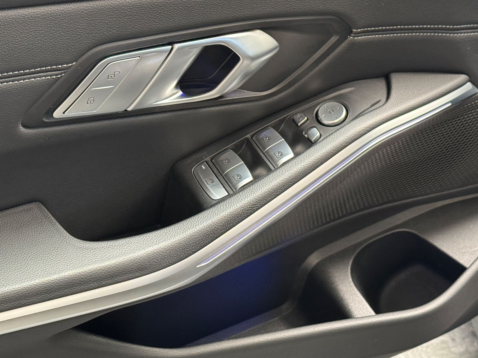 BMW 320 xDrive Sport Line - Samsaru's Car Outlet