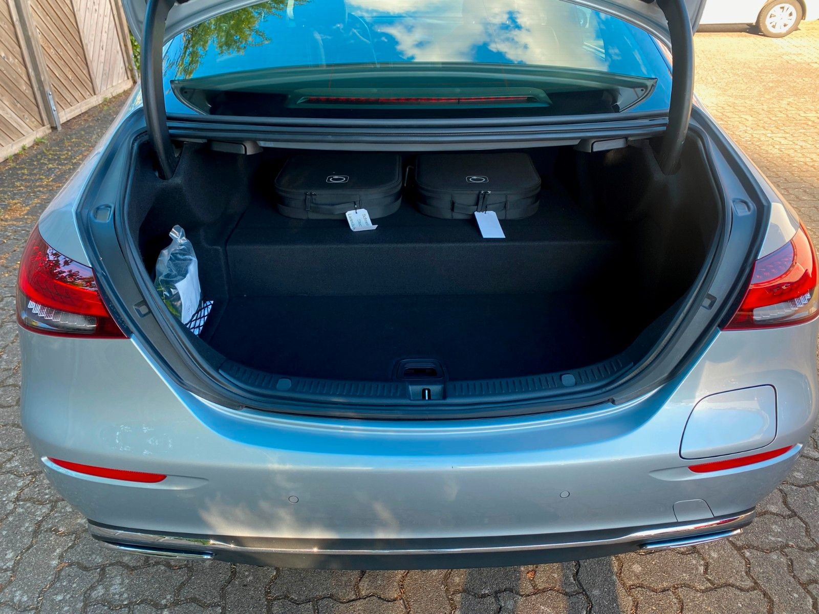 Mercedes-Benz E 300 de - Samsaru's Car Outlet