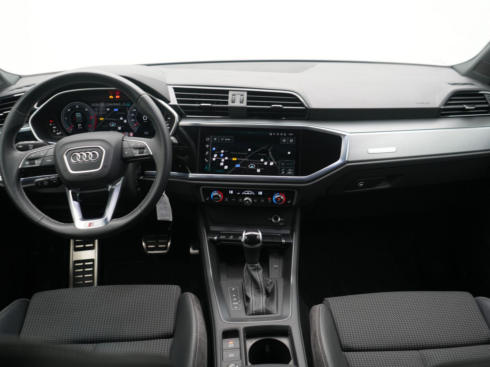 Audi Q3 S line quattro - Samsaru's Car Outlet