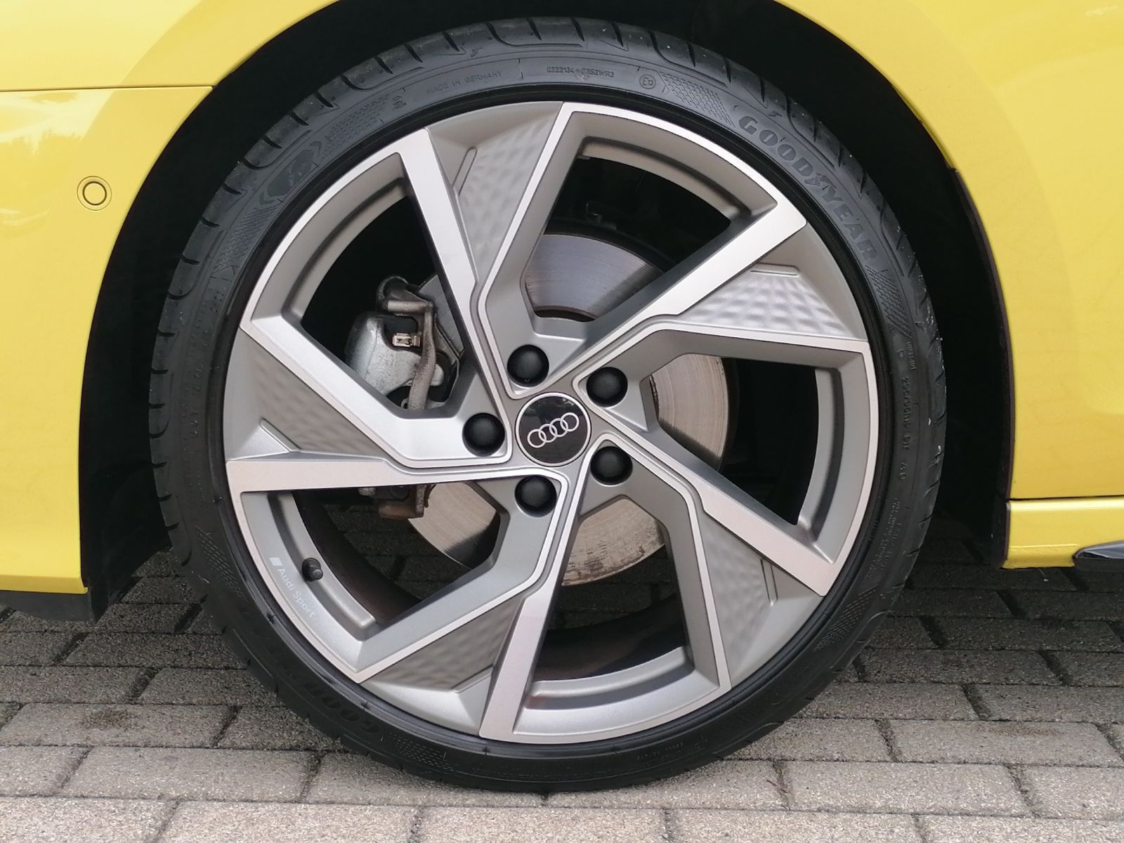 Audi A3 Sportback 35 TFSI S line - Samsaru's Car Outlet