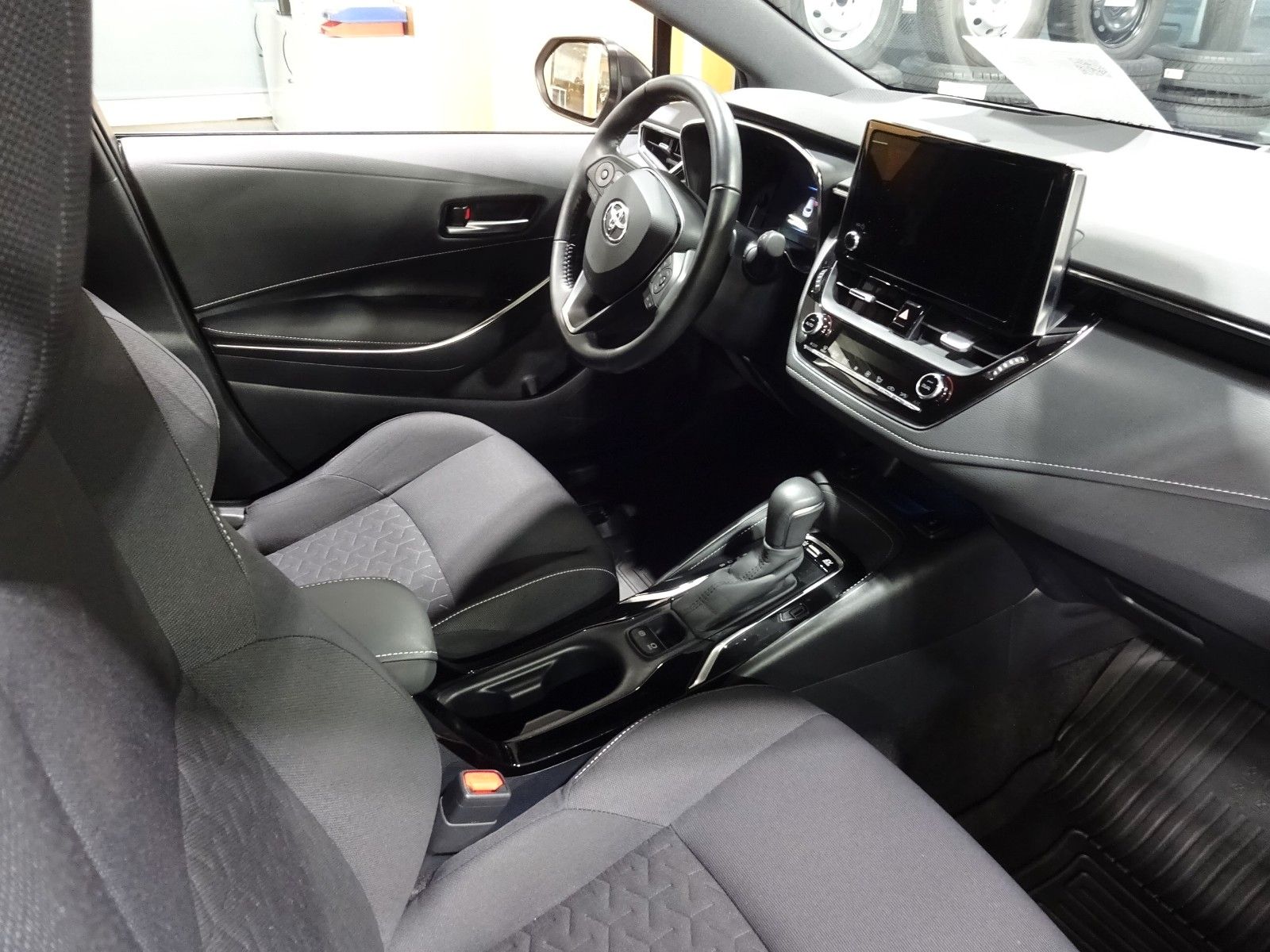 Toyota Corolla Touring Hybrid Active - Samsaru's Car Outlet