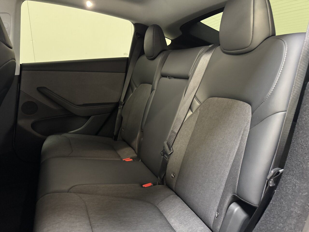 Tesla Model Y  Standard Range - 450 Km Range! Topstaat