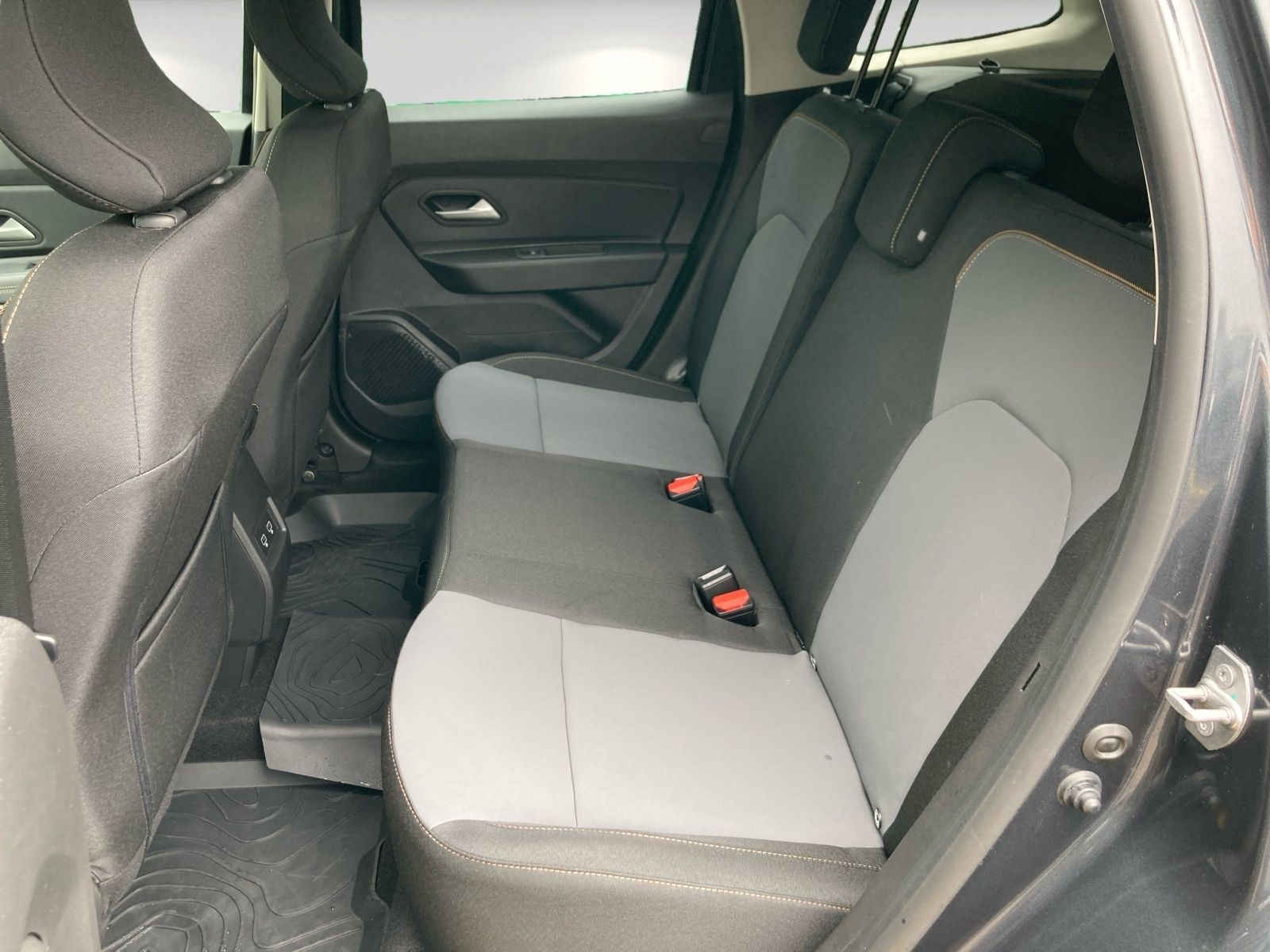 Dacia Duster Extreme TCe 150 EDC - Samsaru's Car Outlet