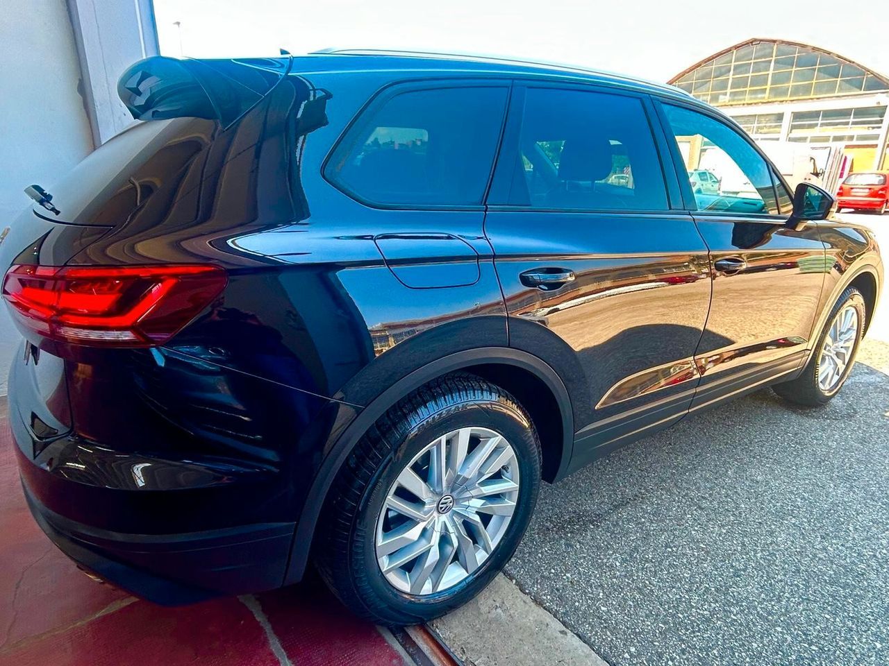Volkswagen Touareg 3.0 V6 TDI SCR Advanced - Samsaru's Car Outlet