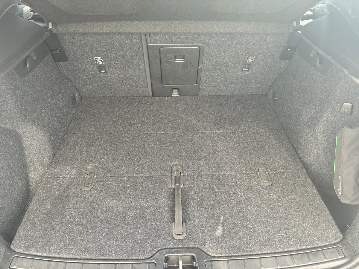 Volvo XC40 B3 Plus Dark Harman/Kardon inkl. Winterräde