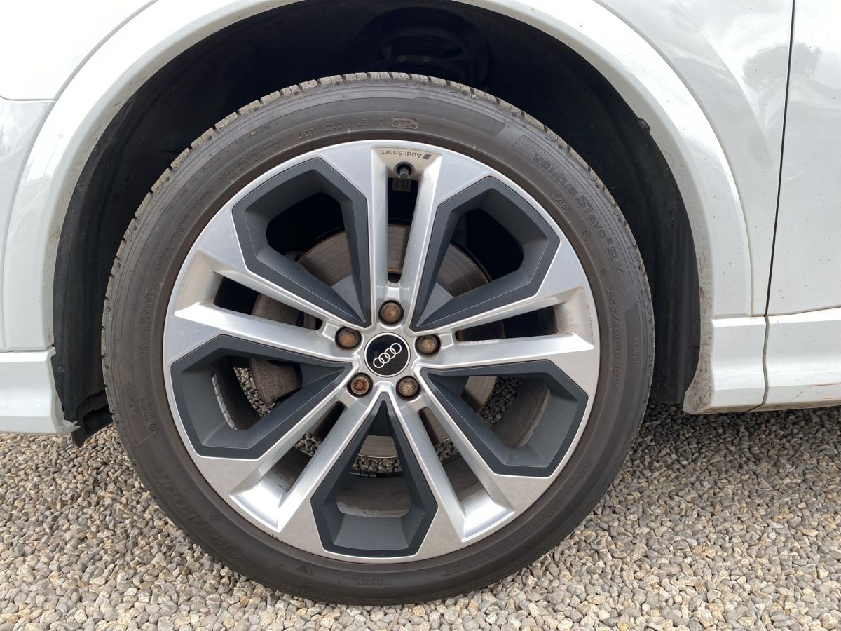 Audi Q3 S-line 45 TFSi qu. - Samsaru's Car Outlet