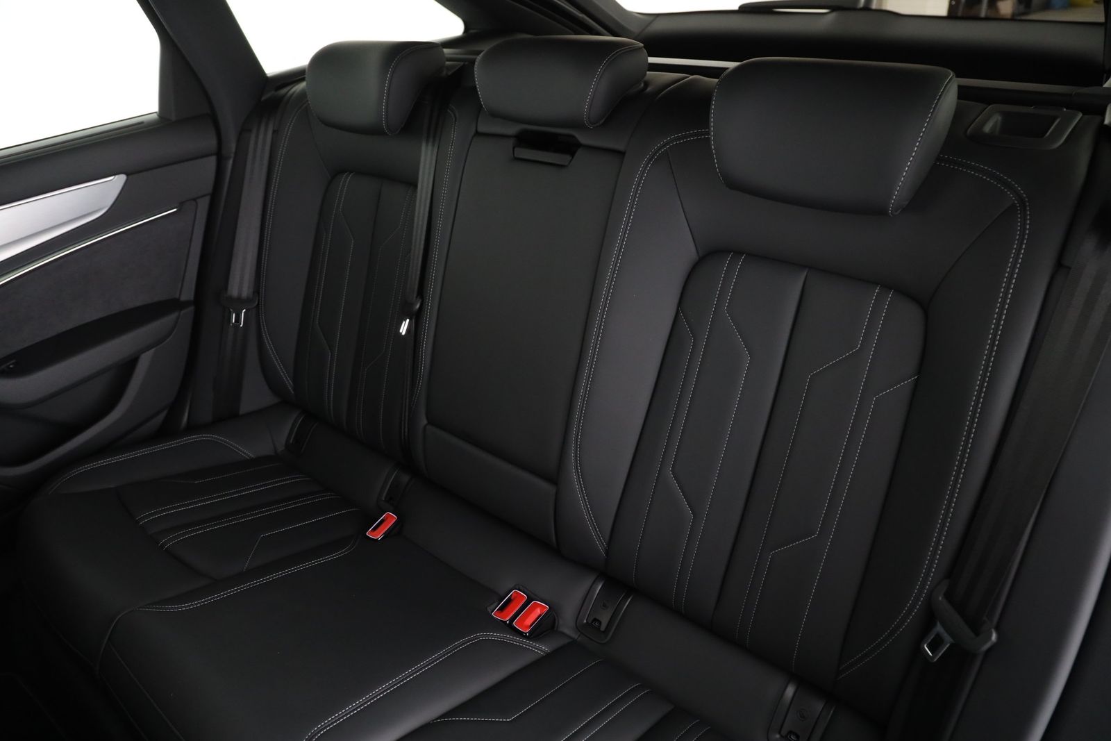Audi A6 Avant 55 TFSI e quattro S line AHK