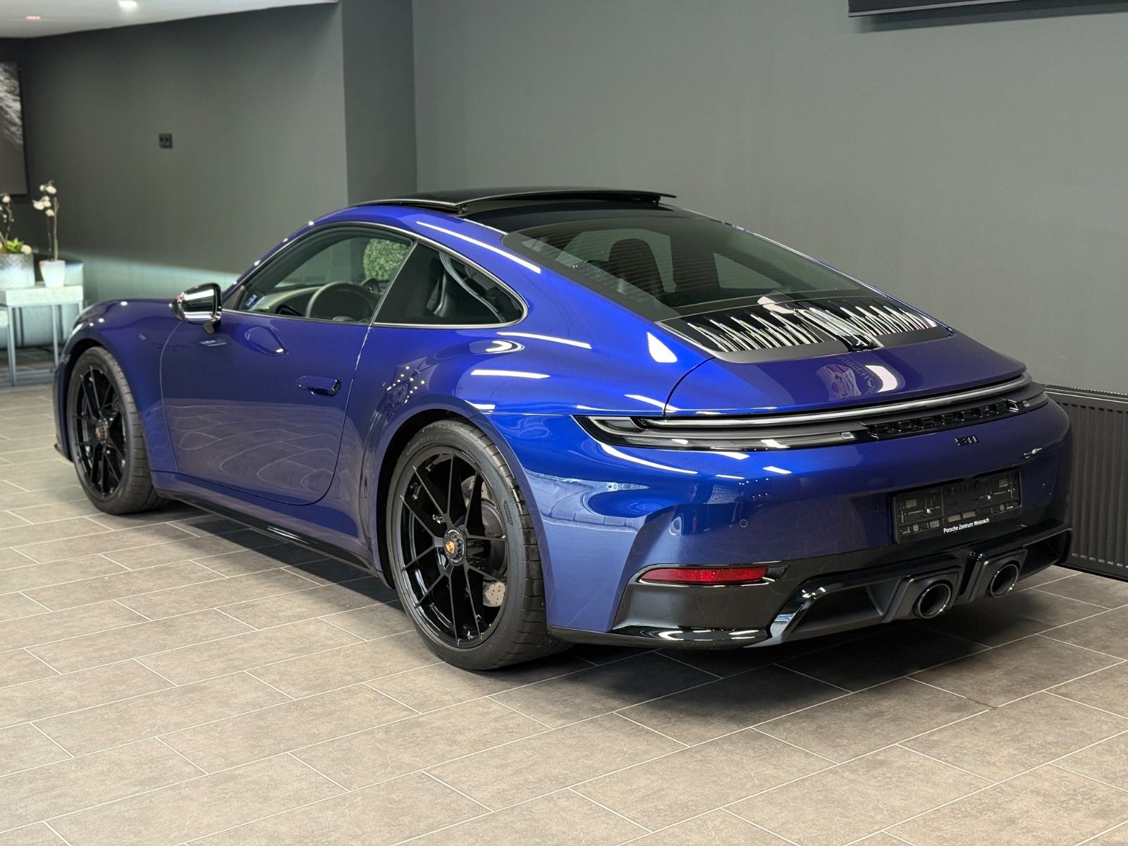 Porsche 992 911 Carrera GTS T-Hybrid - Samsaru's Car Outlet