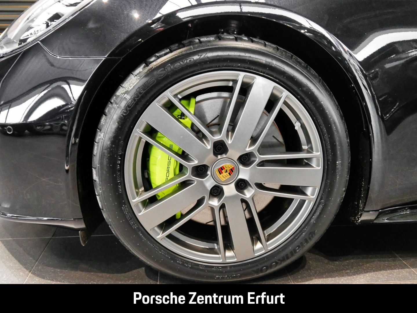 Porsche Panamera 4 E-Hybrid ST Platinum Edition