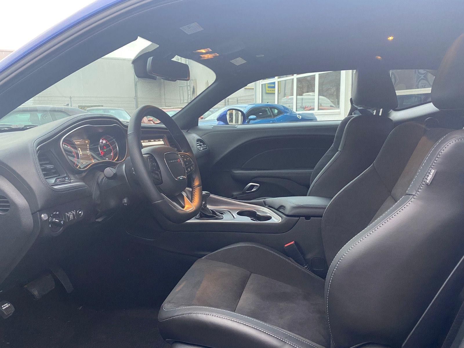 Dodge Challenger R/T 5.7 V8 HEMI Performance Plus AEC