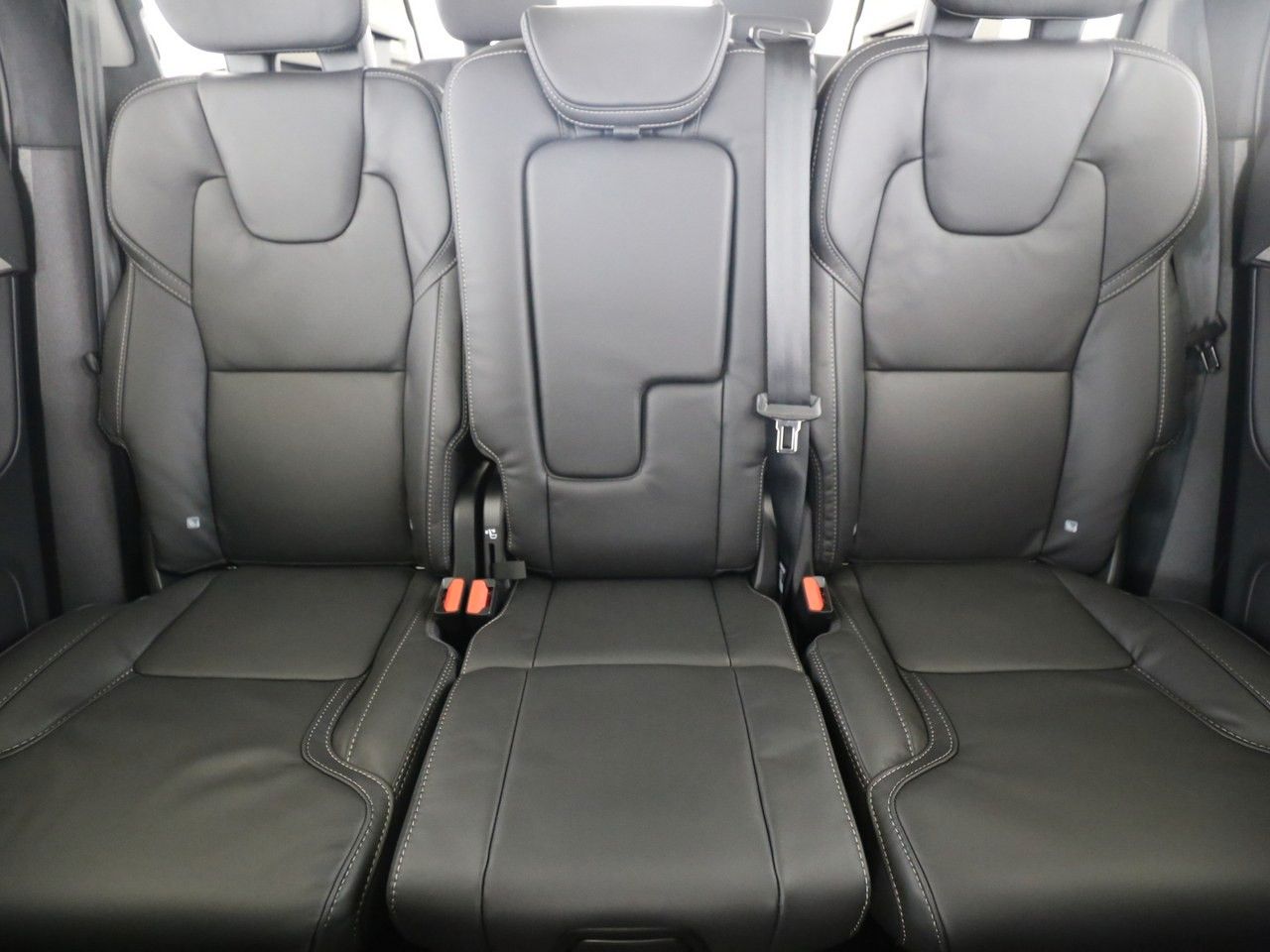 Volvo XC90 Ultra Dark Recharge Plug-In Hybrid AWD - Samsaru's Car Outlet