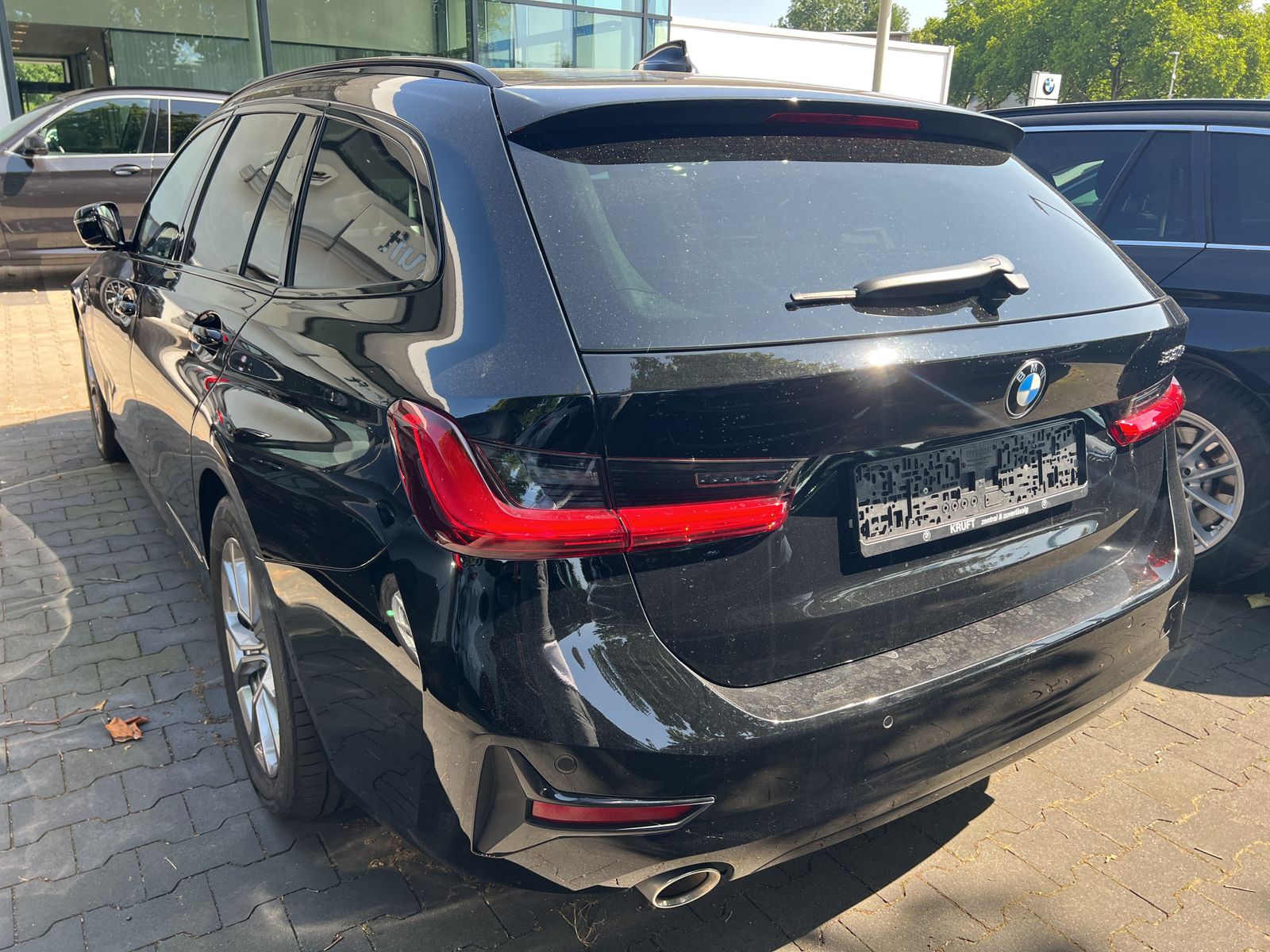 BMW 330e Touring SPORT LINE - Samsaru's Car Outlet