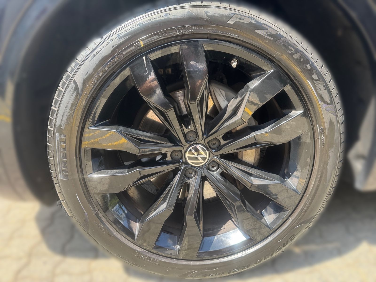 Volkswagen Touareg 3.0 TDI R-Line - Samsaru's Car Outlet