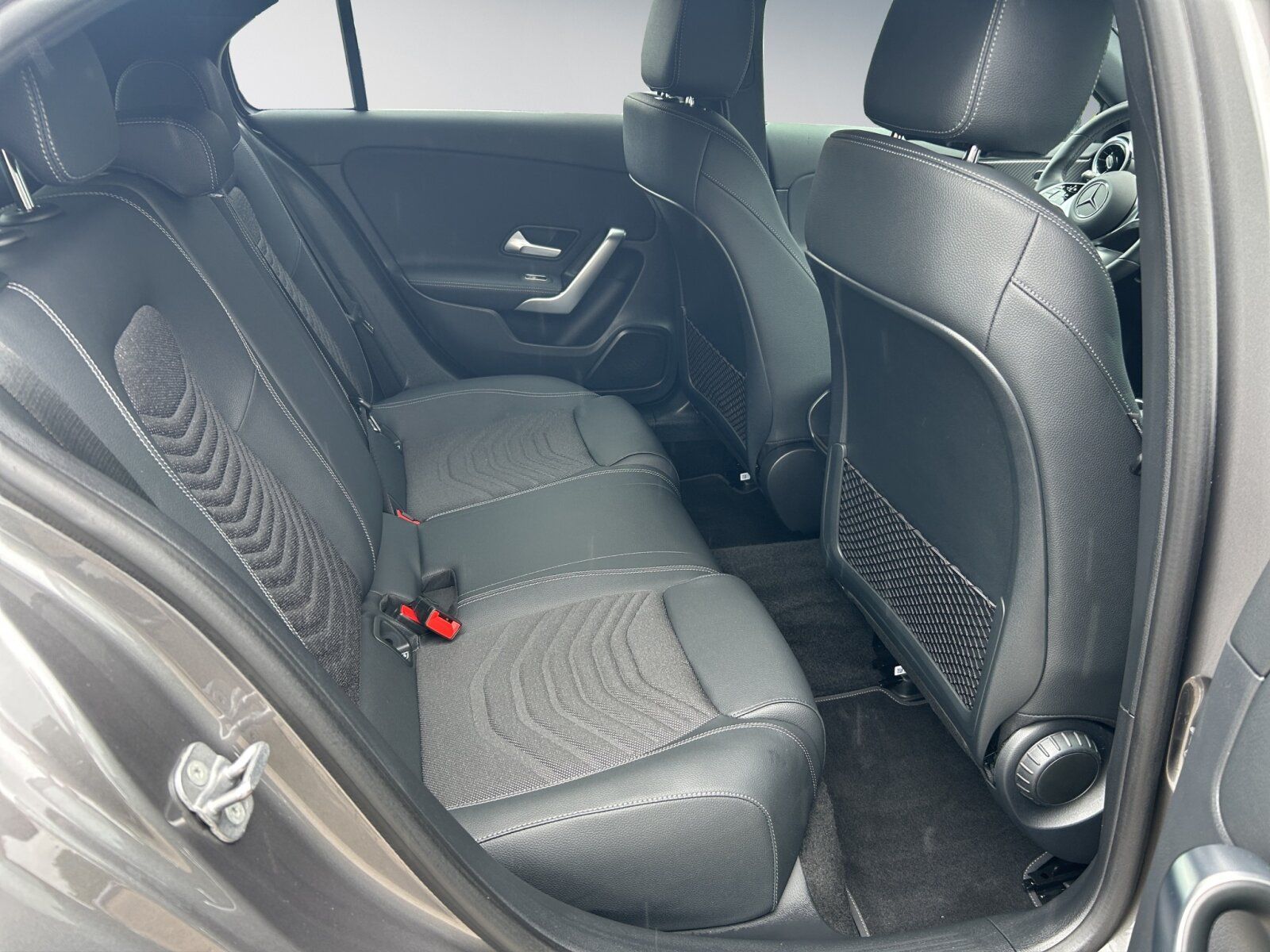 Mercedes-Benz A 180 - Samsaru's Car Outlet