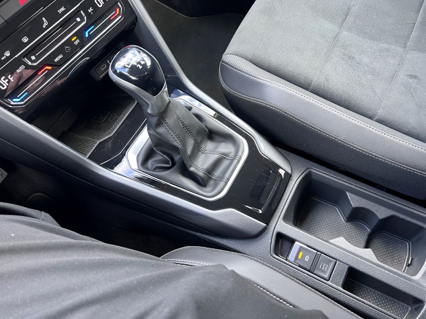 Volkswagen T-Roc 1.0TSI Style - Samsaru's Car Outlet