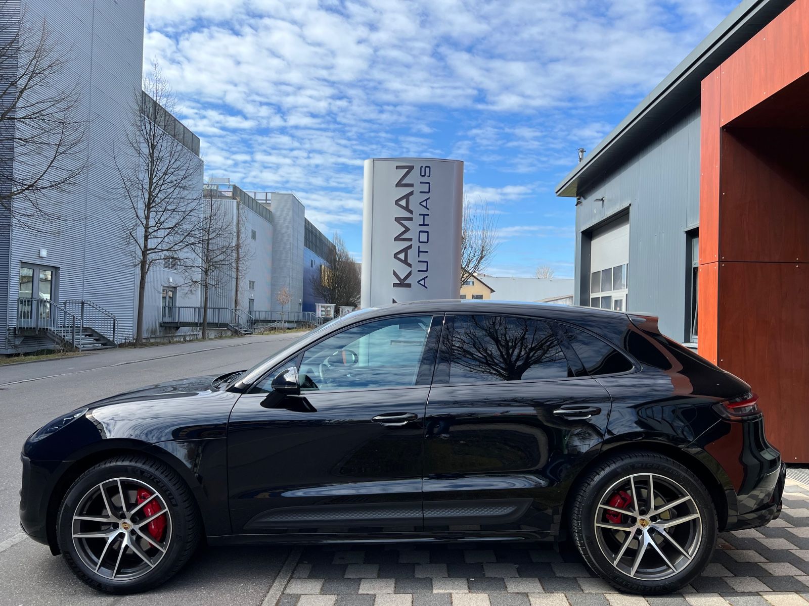 Porsche Macan S - Samsaru's Car Outlet