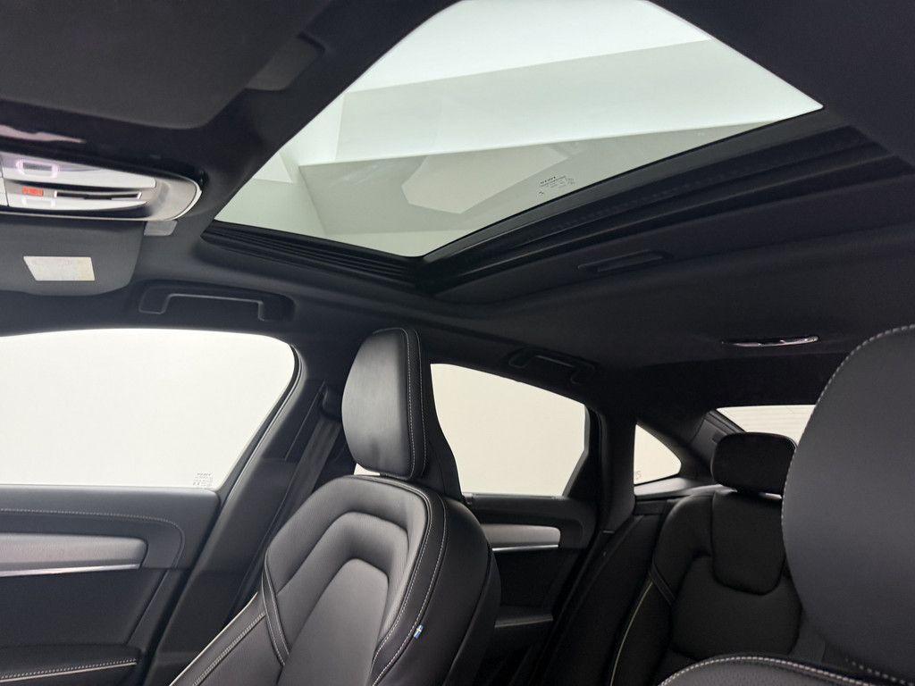 Volvo S90 T8 Plus Dark Plug-In Hybrid AWD