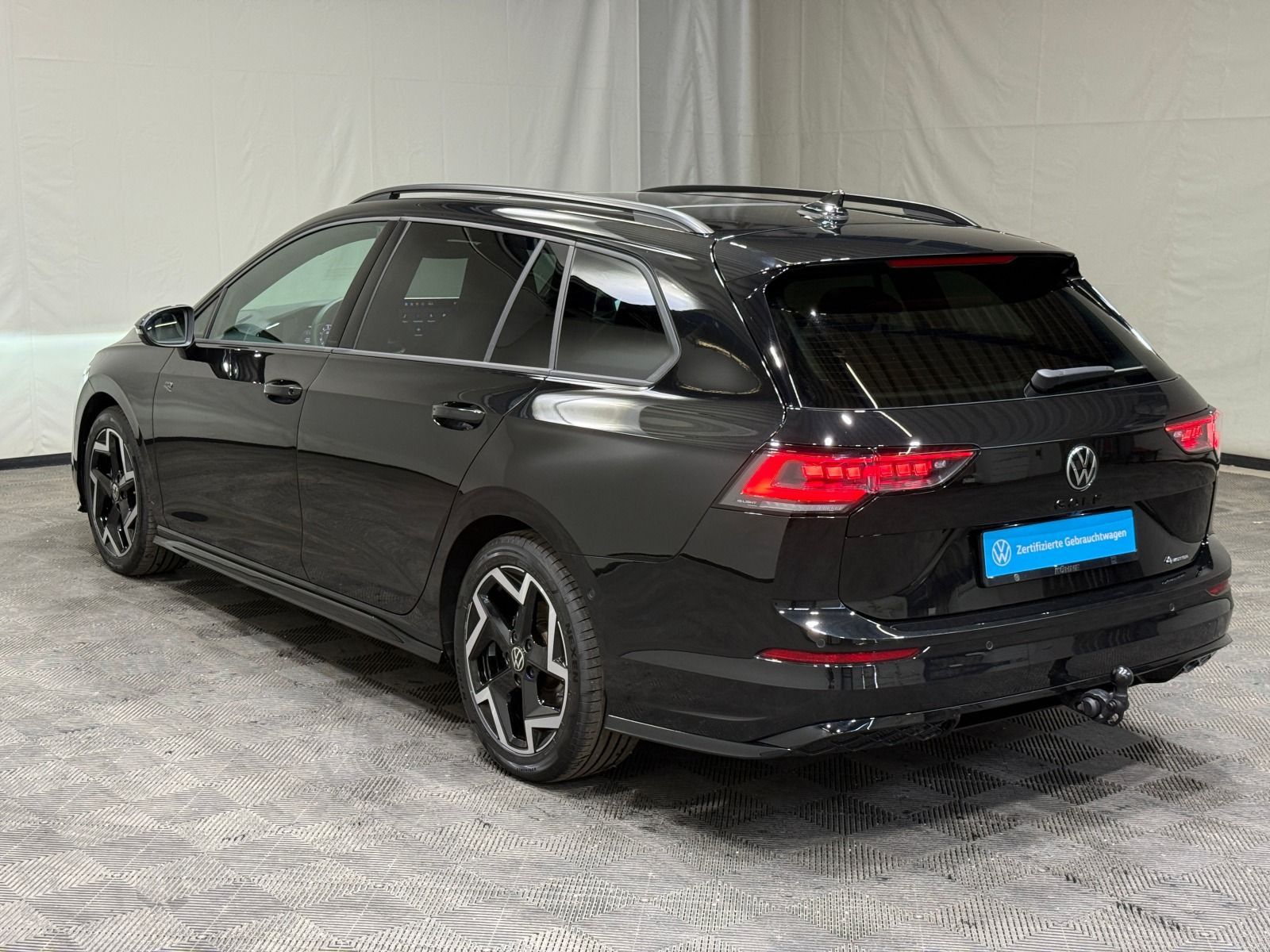 Volkswagen Golf Variant R-Line 2.0 TSI DSG 4M Black Style