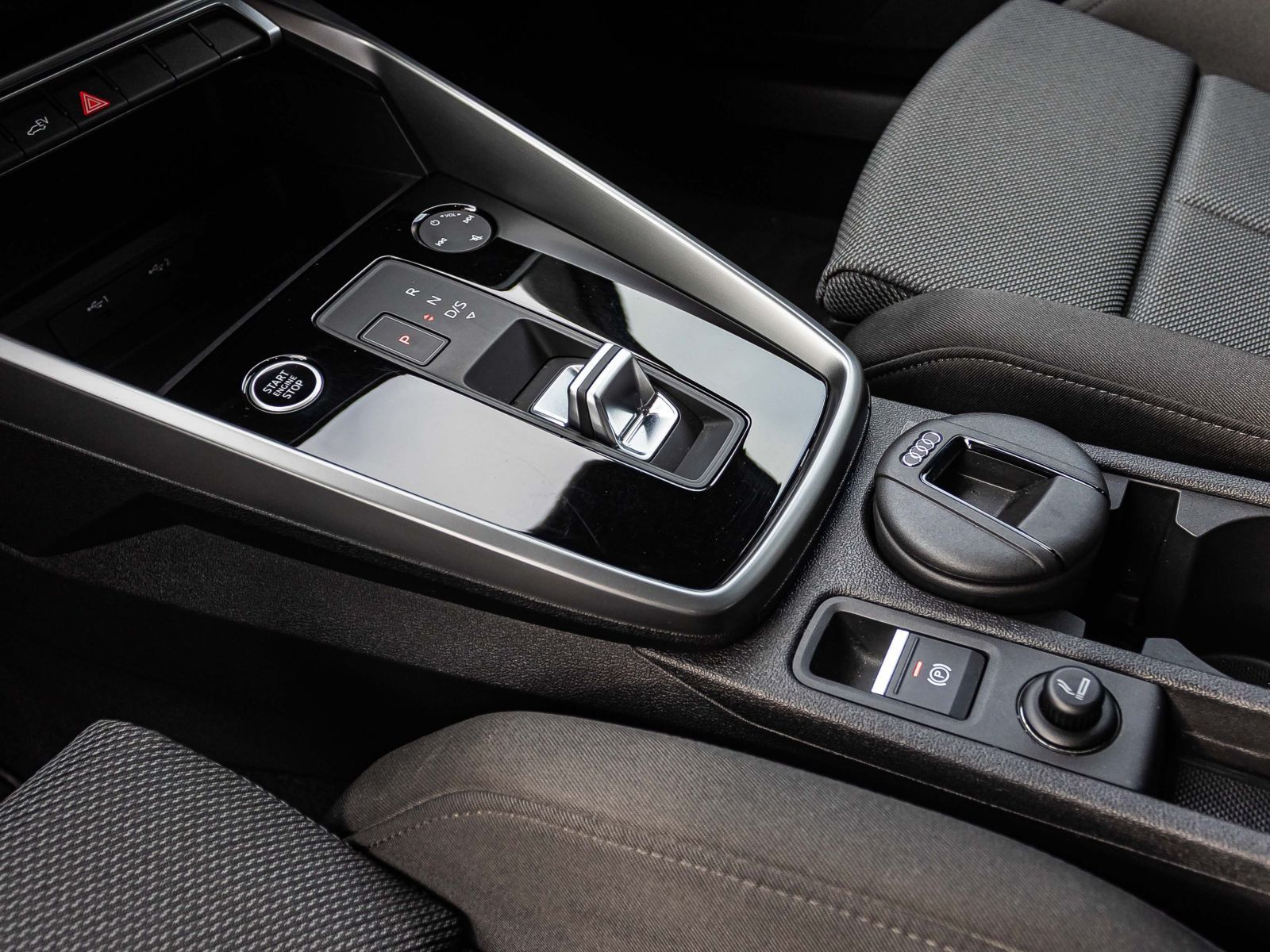 Audi A3 Sportback Advanced 40 TFSI e Stronic Navi LED