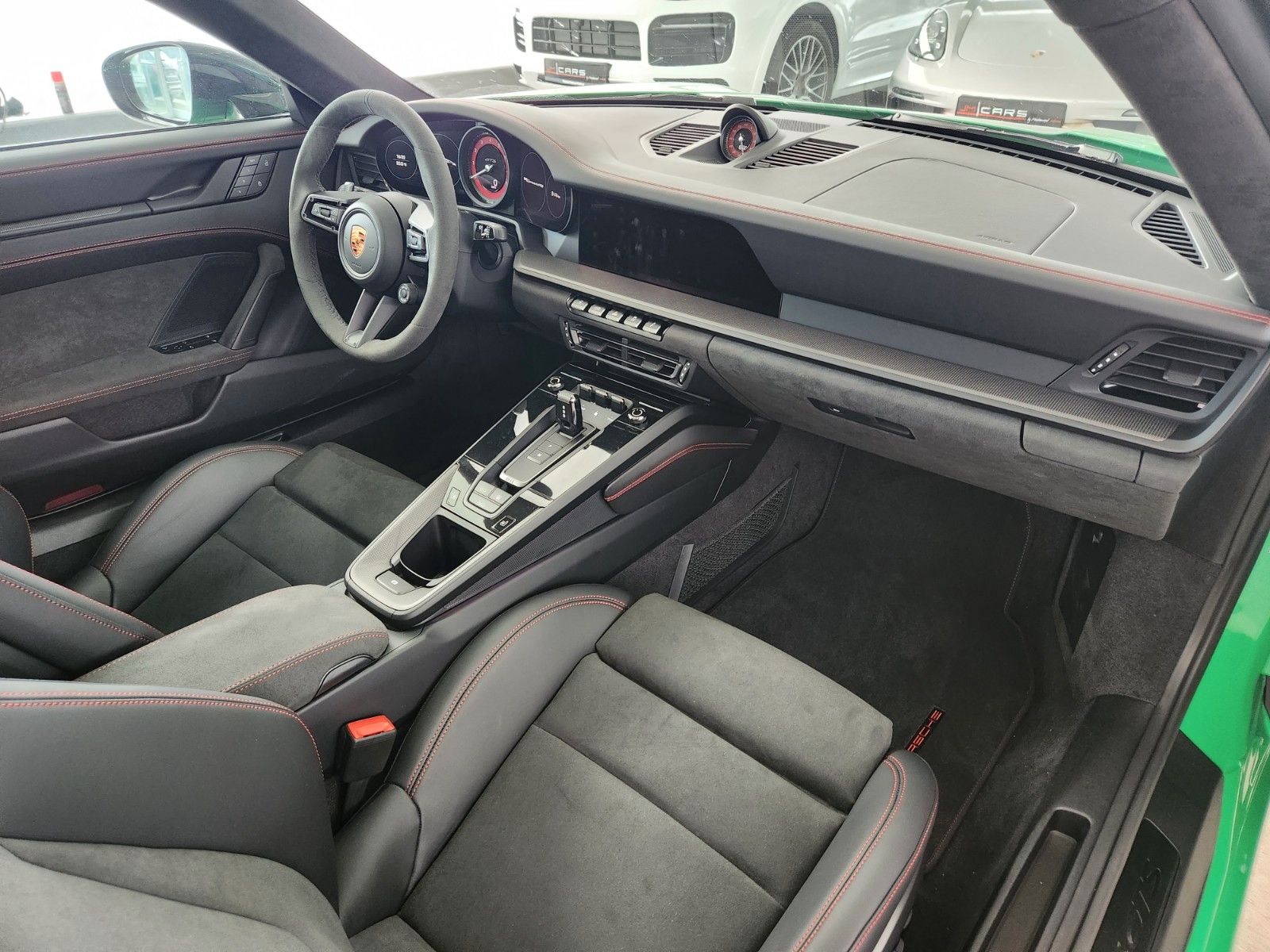 Porsche 992 Carrera 4 GTS Exclusiv - Samsaru's Car Outlet
