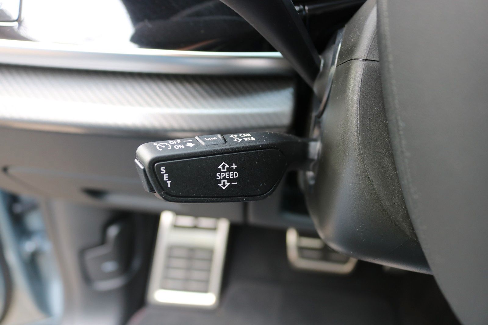 Audi RS Q8 /Pano/Keramik/Dynamic+/B&O/Massage/Matrix/
