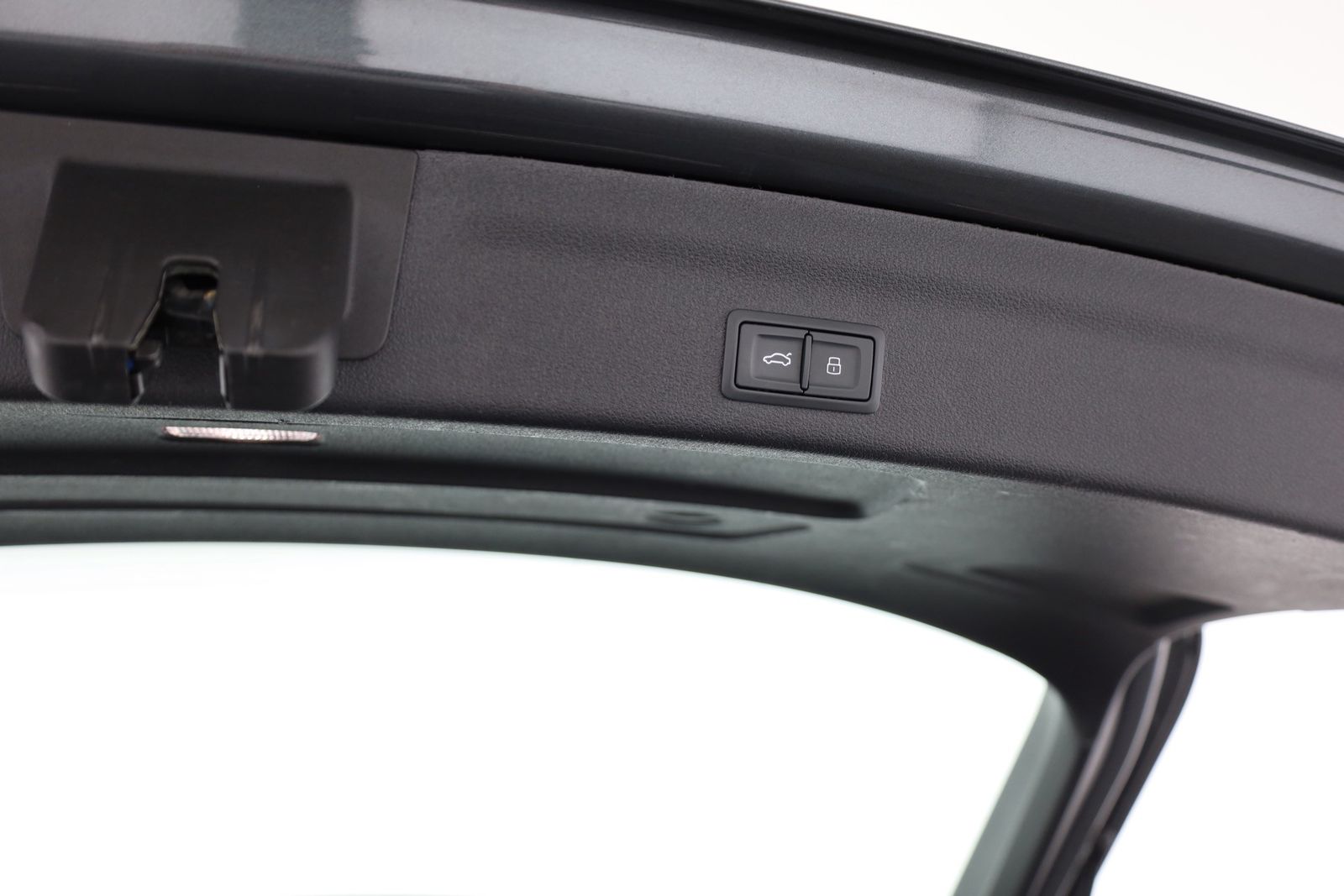 Audi A6 Avant 40 TDI quattro S line - Samsaru's Car Outlet