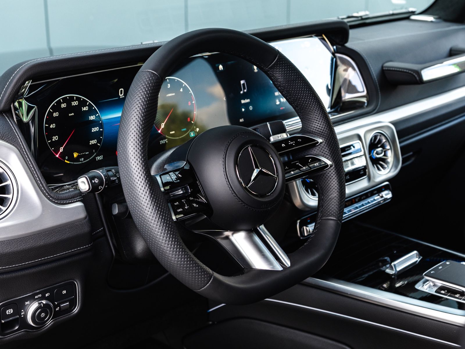 Mercedes-Benz G 450d AMG LINE - Samsaru's Car Outlet