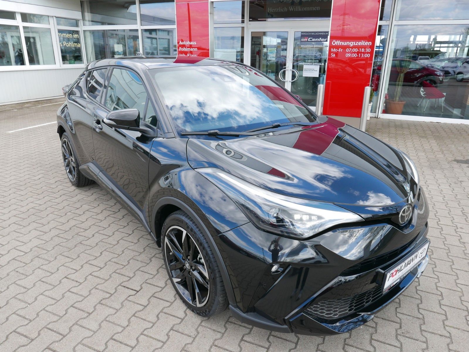 Toyota C-HR 2.0 Hybrid GR Sport Black - Samsaru's Car Outlet