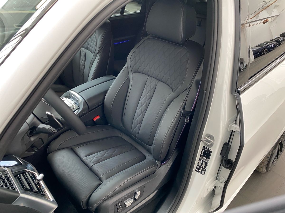 BMW X5 xDrive40d M-Sport B&W KeyLess Pano AHK STH Ai