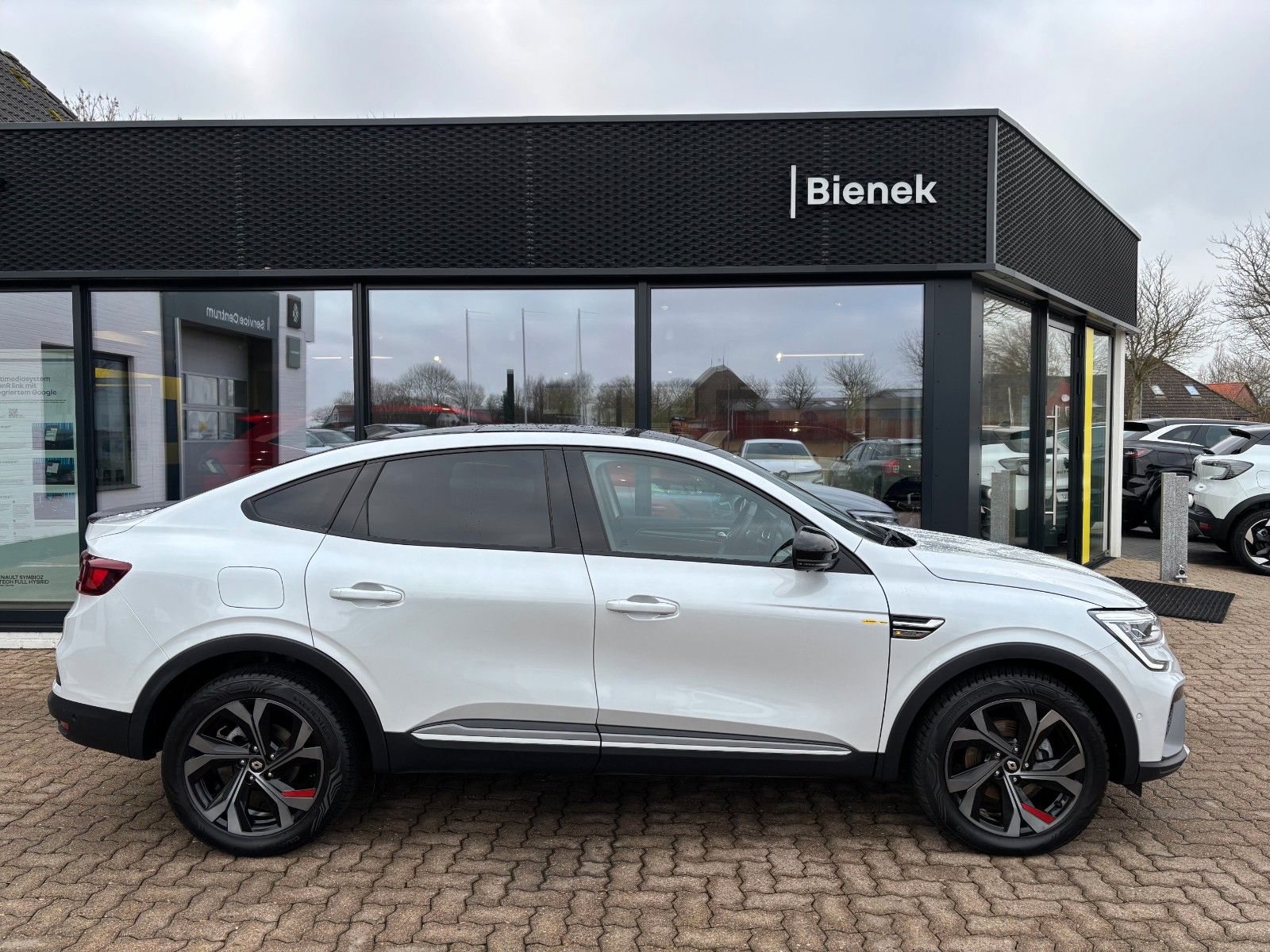 Renault Arkana R.S. Line E-TECH 145 - Samsaru's Car Outlet