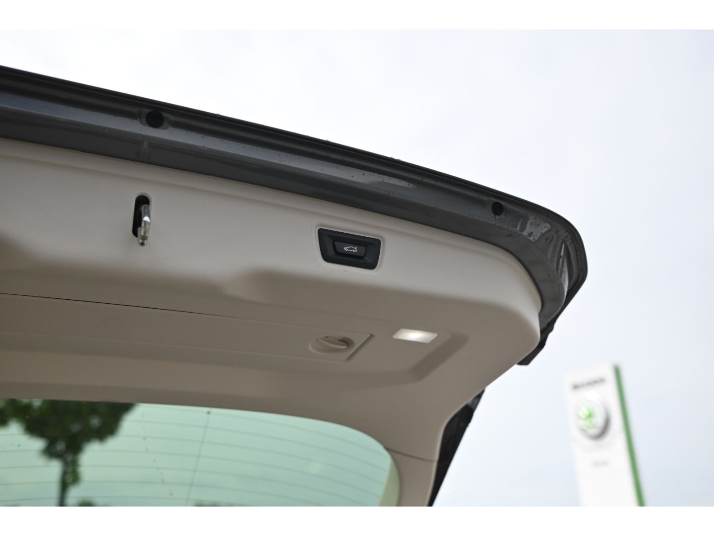 BMW 320d xDrive Touring - Samsaru's Car Outlet