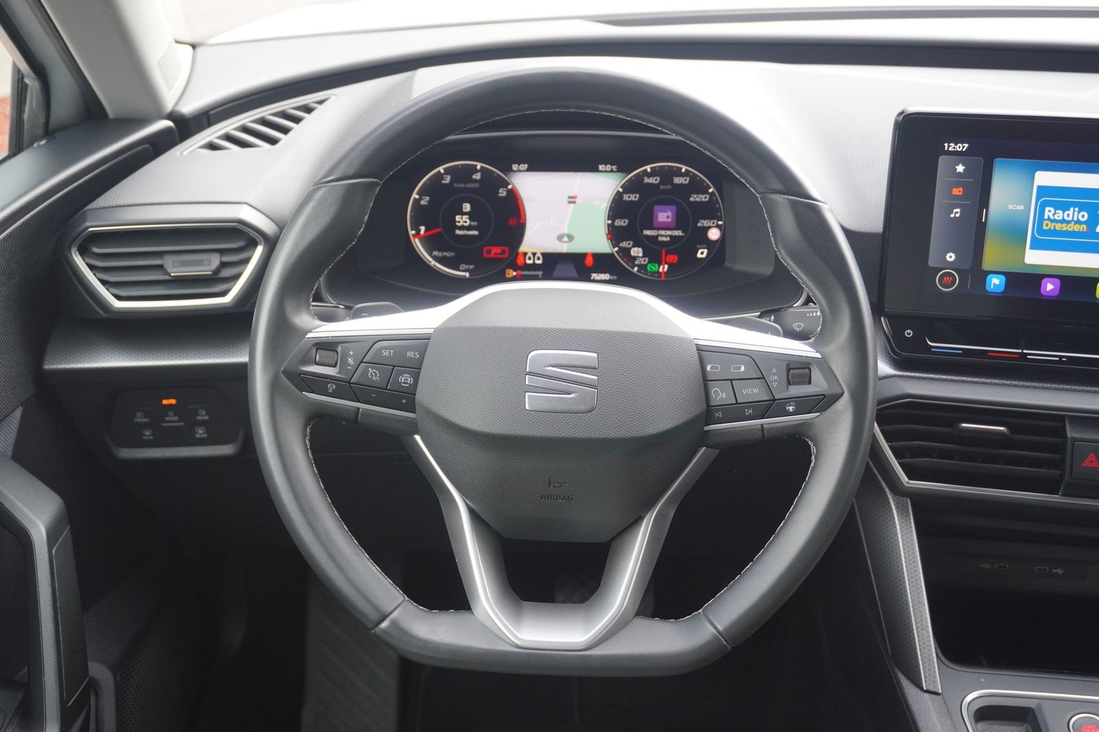 Seat Leon ST 2.0 TDI DSG LED Navi ACC DAB AHK Kamera