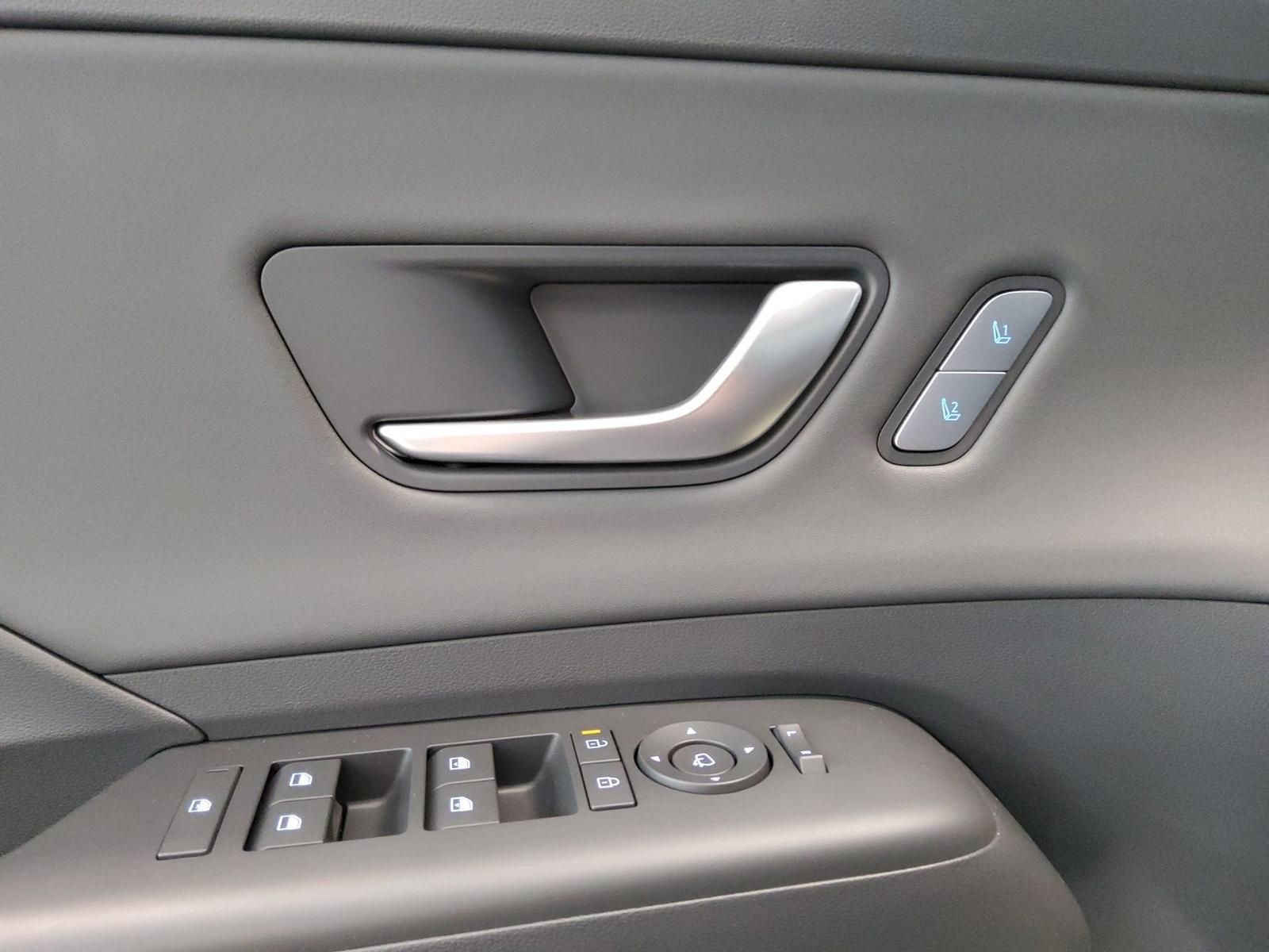 Hyundai Kona 1.6 GDi HYBRID PRIME - Samsaru's Car Outlet