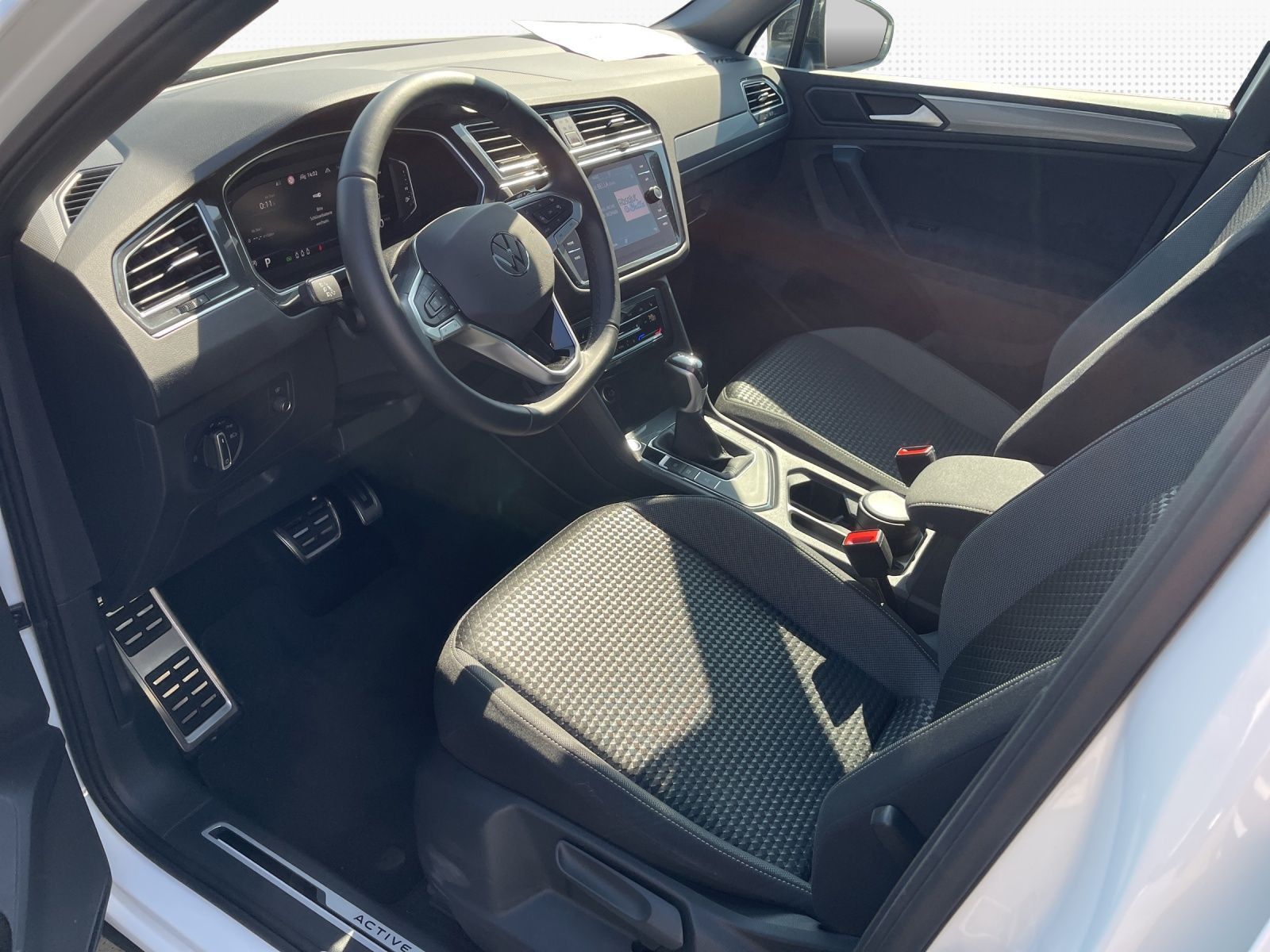 Volkswagen Tiguan Life 1.5 TSI - Samsaru's Car Outlet