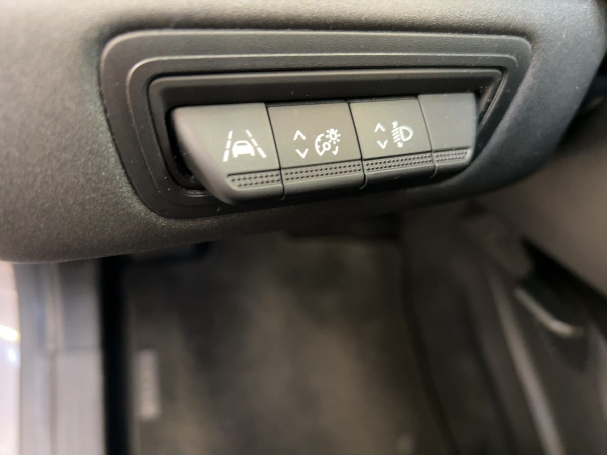 Renault Captur 2 EXPERIENCE TCe 130 EDC - Samsaru's Car Outlet