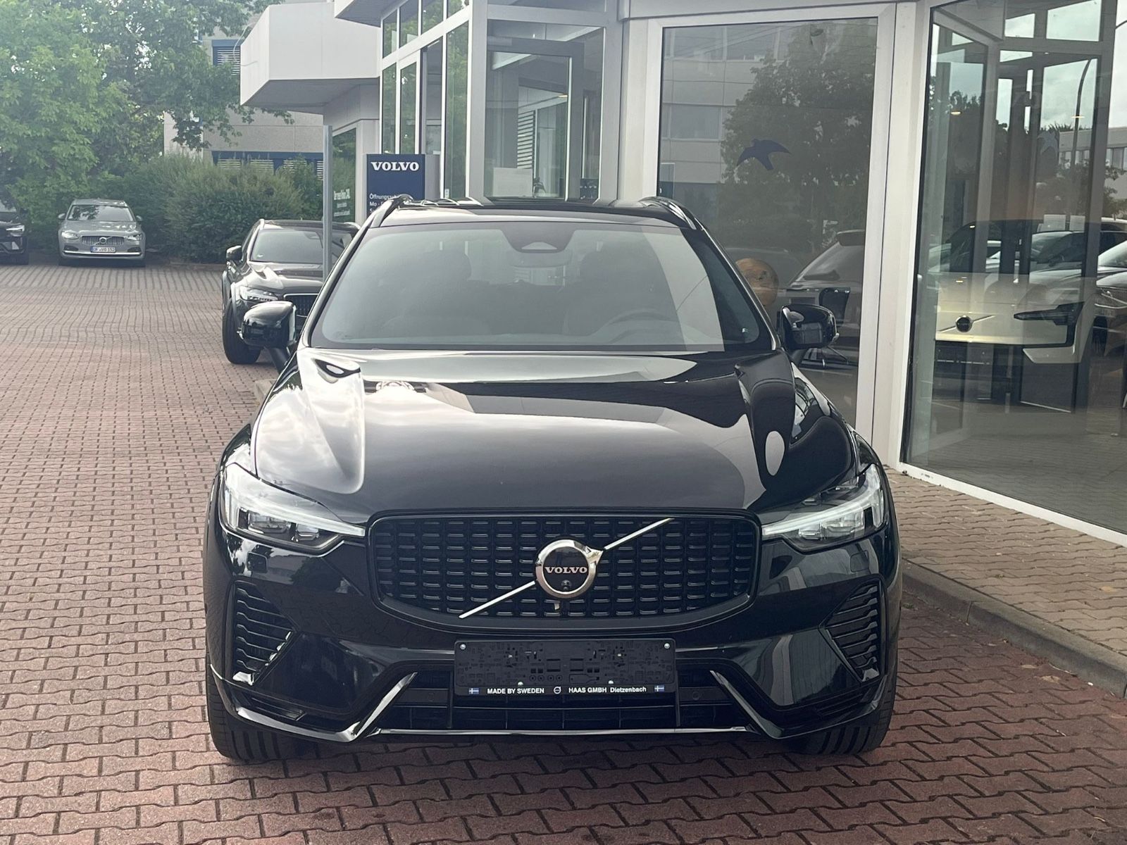 Volvo XC60 T6 AWD Recharge Plus Dark - Samsaru's Car Outlet