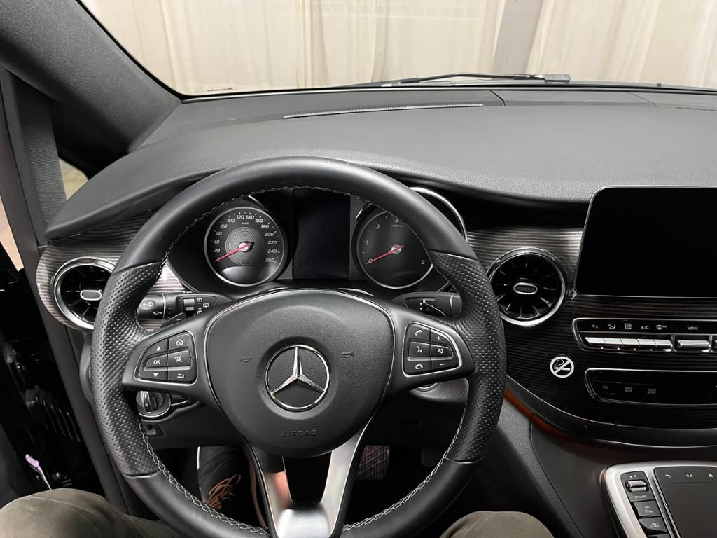 Mercedes-Benz V 300 d Avantgarde XL - Samsaru's Car Outlet